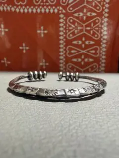 アマソナ シルバー 彫刻模様 バングル - メルカリ アマソナシルバー 彫刻模様 バングル