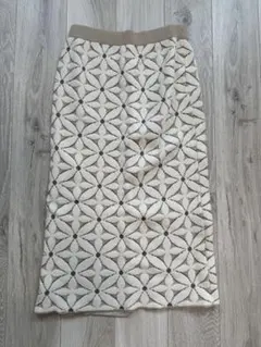 ニット花柄タイトスカート