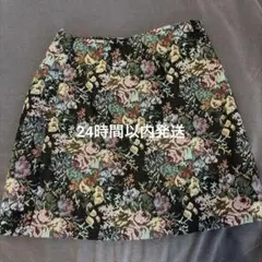 GU ゴブラン織り 花柄 タイトスカート　ミニスカート　Mのサムネイル