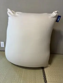 値下げ【新品未使用】Yogibo mini PREMIUM クッションのサムネイル