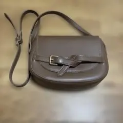 ブラウン ショルダーバッグ ベルトデザイン