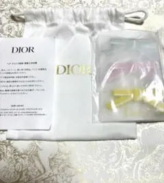 Dior ヘアクリップ 3本セット ノベルティのサムネイル