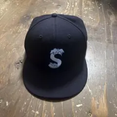 supreme × New Era ベースボールキャップ