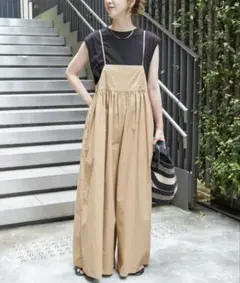 B.C STOCK ベーセーストック　サロペット　セット　ベージュ　美品のサムネイル