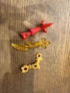 ほねほねザウルス　お菓子おまけ　武器パーツセット 赤と黄色