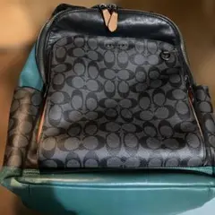 中古☆Coach ロゴパターン☆リュック☆ブラック×グリーン