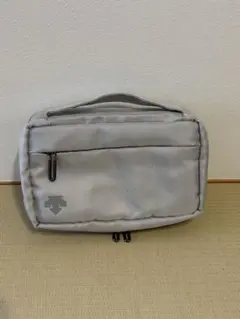 DESCENTE ポーチ 小物入れ シルバー ラウンドバッグ デサント　ゴルフのサムネイル