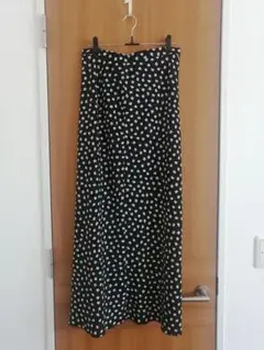 ROPE　ロペ　黒×白の小花柄マキシロングスカートМ美品