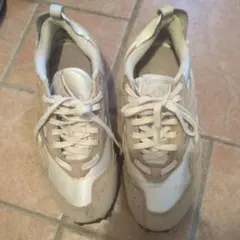 Reebok ベージュ ランニングシューズ