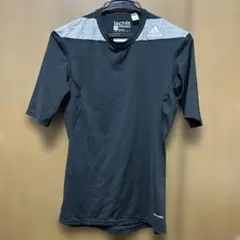 adidas 半袖アンダー　インナー　黒　ブラック　ランニング　スポーツのサムネイル