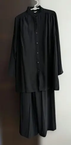 JOAN OF JEANNE 　パンツセットアップ　ノーカラー　ブラック