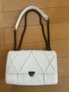 ZARA ホワイト ショルダーバッグ
