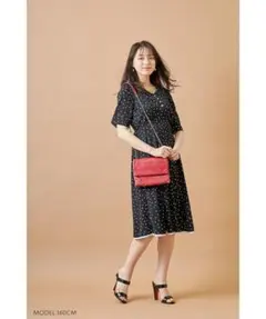 パール付き裾配色ライン入りドット柄ワンピース