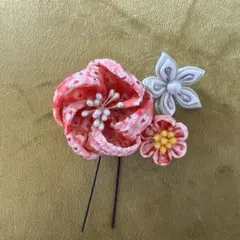 花モチーフ 髪飾り ピンク系つまみ細工