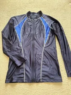 水着 ラッシュガード