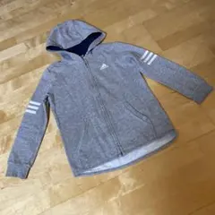 adidas 子供パーカー　130サイズ