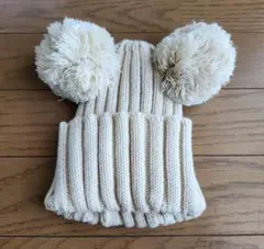 【値下げ】ポンポン付きニット帽　アイボリー色