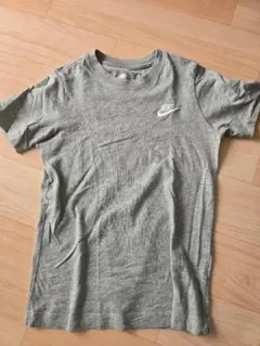 Nike グレー Tシャツ