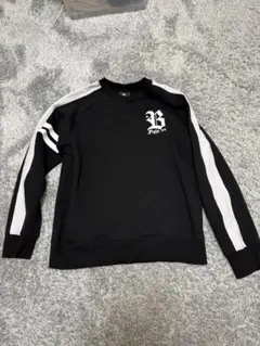 激安。新品！お洒落な線入りトレーナーOXLブラック！ - メルカリ