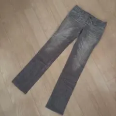 美品 LAUTREAMONT デニム風ストレッチスリムパンツ サイズ S
