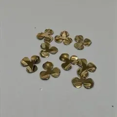 (く)ゴールド花びら型メタルパーツ 9個セット