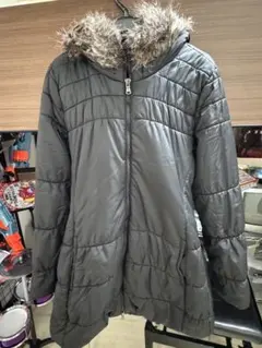 adidas ファー付きダウンジャケット 黒