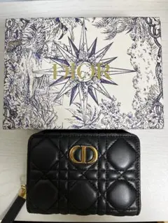 正規品】VERSACE ヴェルサーチェ バロック レターV 折りたたみ財布 