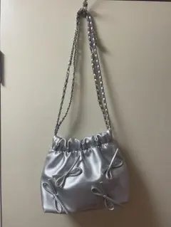 シルバー リボン付き 巾着型ハンドバッグ