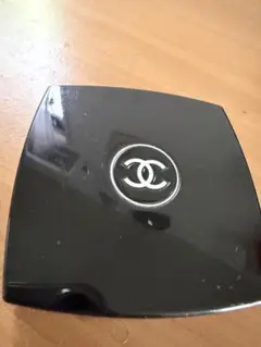 CHANEL レキャトルオンブル 36 アンテュイシオン