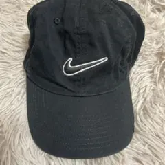 NIKE ナイキ　刺繍ロゴ　キャップ