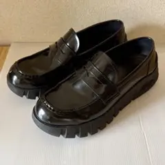 ZARA 厚底コインローファー ブラック 27.5cmのサムネイル