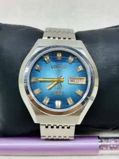 CITIZEN COSMOTRON 電磁テンプ式 グリーンのグラデーション文字盤 シチズン コスモトロン 電子テンプ グリーングラデーション文字盤 稼動
