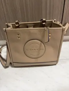 コーチ　デンプシーショルダーバッグ　ベージュ