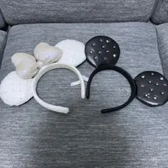 ほぼ未使用　ディズニー カチューシャ スパンコールキルティングホワイトブラック