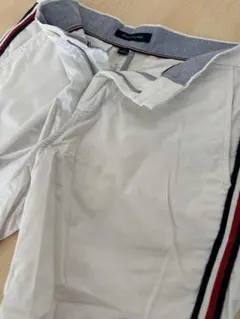 Tommy Hilfiger ホワイトショートパンツのサムネイル