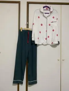 イチゴ柄パジャマセット