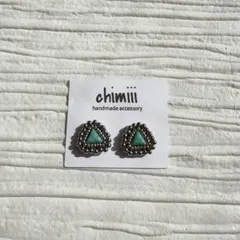 No.1064 ハンドメイド　ビーズ刺繍　ピアス