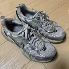 シルバー スニーカー　箱なし