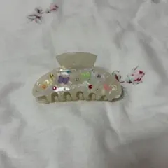 蝶の装飾クリアヘアクリップ