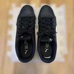 PUMA スニーカー ブラック ホワイトのサムネイル