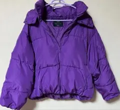 紫色フード付きショート丈ダウンジャケット