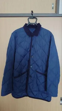 ネイビー ダウンジャケット