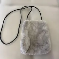 美品　フェイクファー ショルダーバッグ グレーのサムネイル