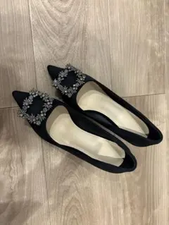 ビジュー付きブラックハイヒールパンプス