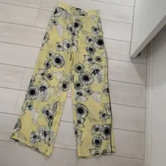 お値下げ！！ZARA 花柄ワイドパンツ