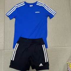 adidas 青 Tシャツ & 黒 ショートパンツ セット