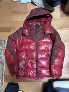 ダウンジャケット 赤