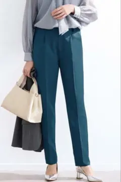 タックテーパードパンツ　Lサイズ