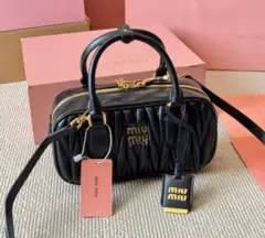 miu miu ブラック キルティングバッグ