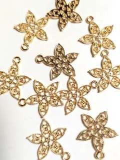 金属製花型チャーム ゴールド 10個